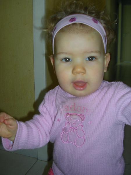 et voici ma petite 'niece elle pas belle?
